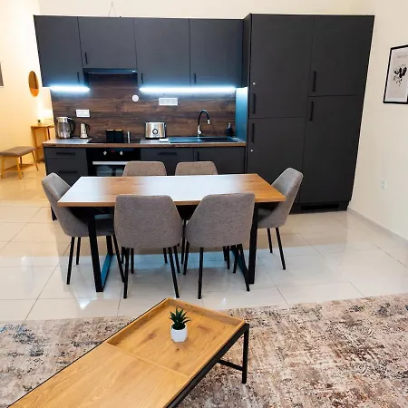 Chic Retreat With Charm 布达佩斯