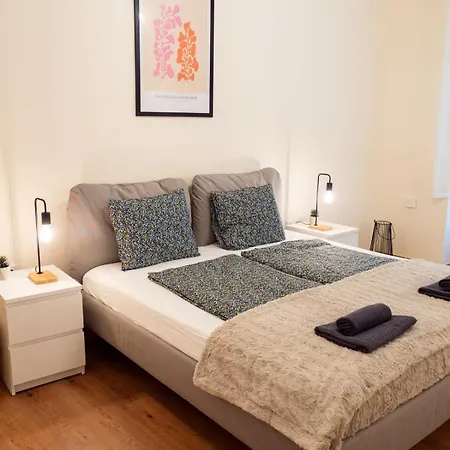 Appartement Chic Retreat With Charm