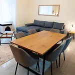 Apartament Chic Retreat With Charm *