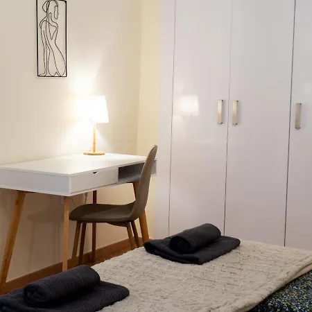 Apartament Chic Retreat With Charm