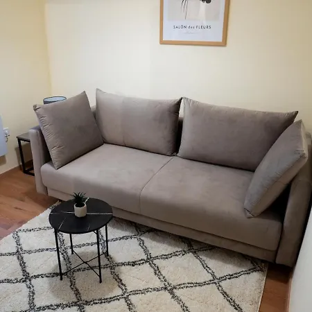 Chic Retreat With Charm Apartament