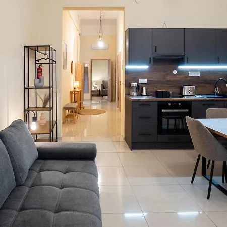 Chic Retreat With Charm