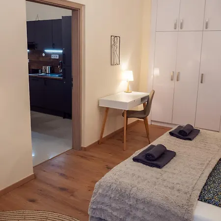 Chic Retreat With Charm Apartment *