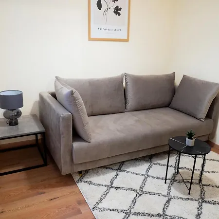 Chic Retreat With Charm Apartment