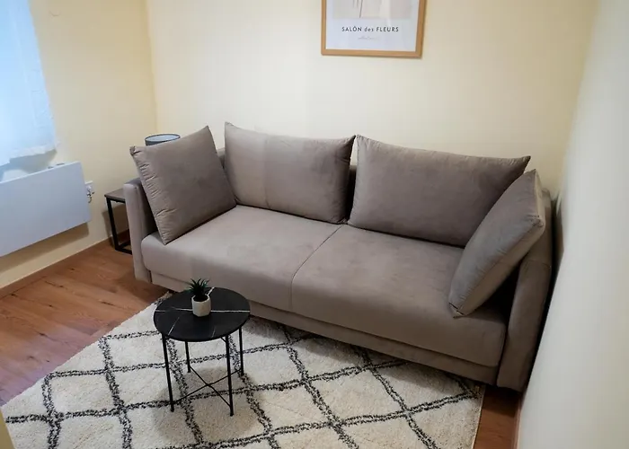 Chic Retreat With Charm Apartament