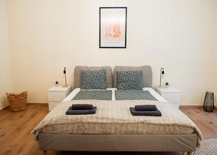Chic Retreat With Charm *