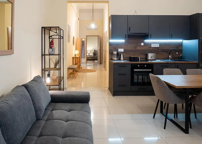 Chic Retreat With Charm