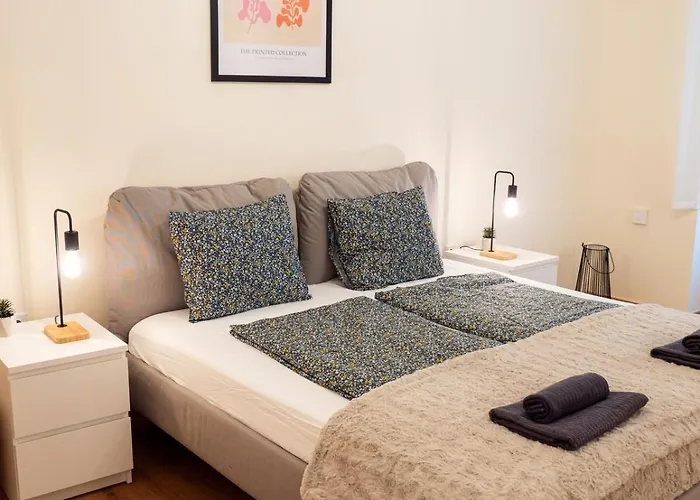 Apartament Chic Retreat With Charm