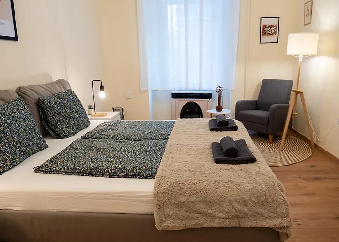 Apartament Chic Retreat With Charm